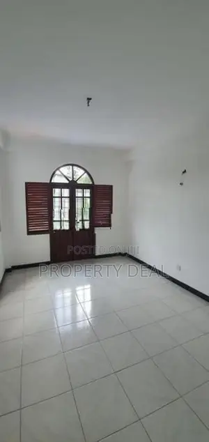 5 Bedrooms House For Sale in Pannipitiya - PDH34