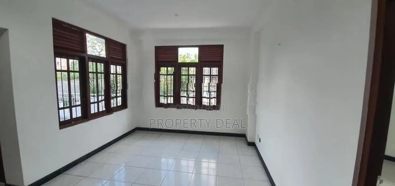 5 Bedrooms House For Sale in Pannipitiya - PDH34