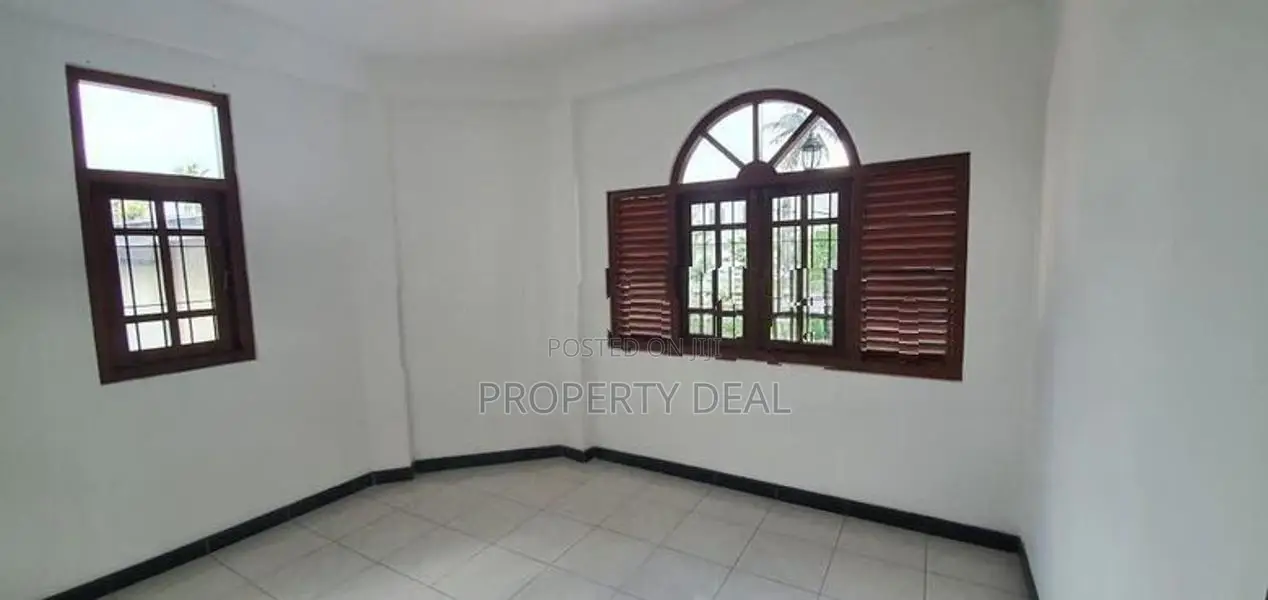 5 Bedrooms House For Sale in Pannipitiya - PDH34