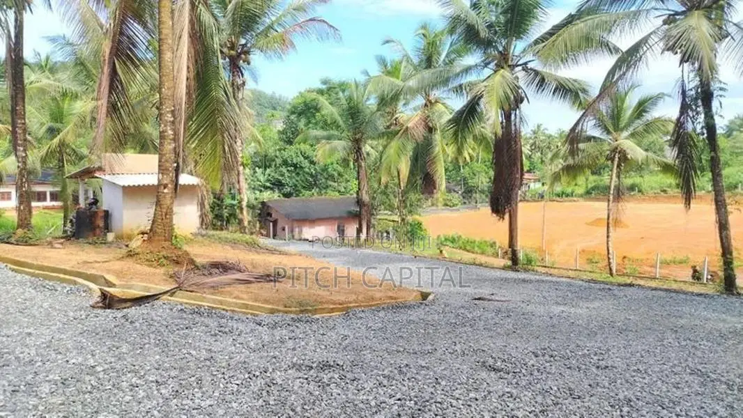 අගනා බිම් කොටසක් හංවැල්ල නගරයෙන්