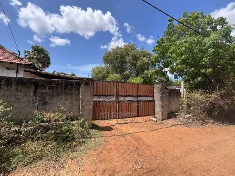Sale For Land With House In Kilinochchi
