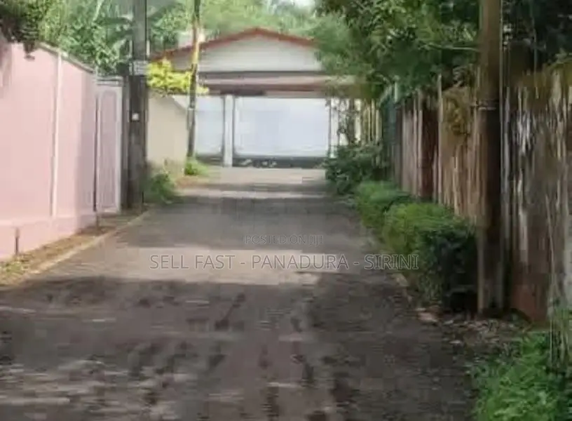 House with 10p Land in Piliyandala(කොටගෙදර හංදිය)