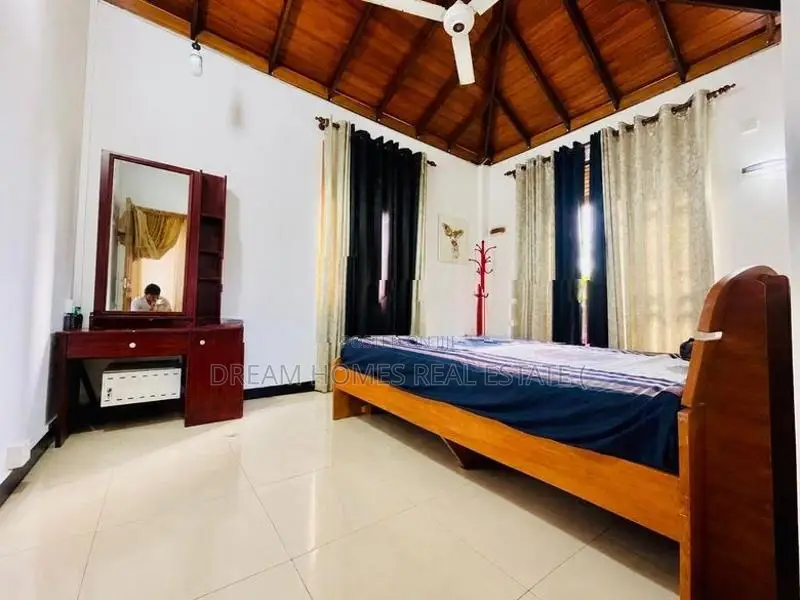 Semi-Furnished House for Rent – Thalawathugoda