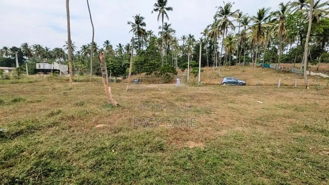 ගම්පහ මිරිස්වත්තෙන් වටිනා ඉඩමක් විකිණීමට