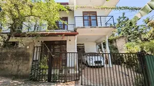 කිරිබත්ගොඩින් සුපිරි දෙමහල් නිවසක්