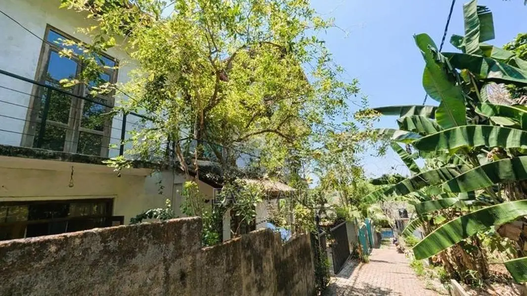 කිරිබත්ගොඩින් සුපිරි දෙමහල් නිවසක්