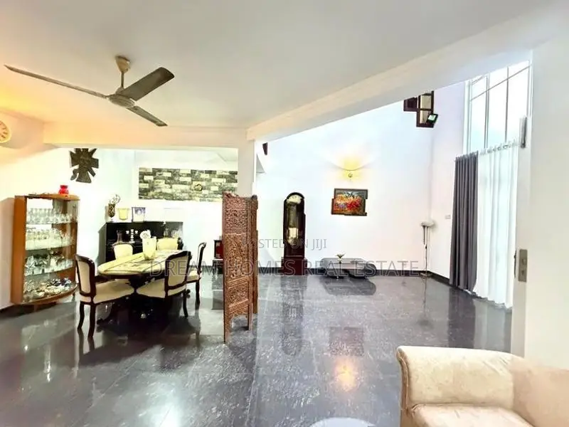 Luxury 5-Bedroom House for Sale in Kalapaluwawa