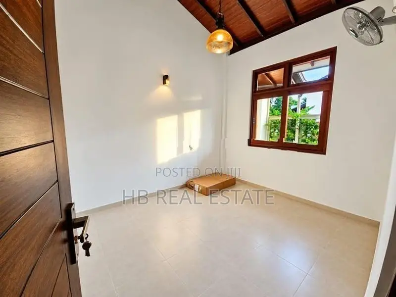 Architectural Designed Brand New House For Sale