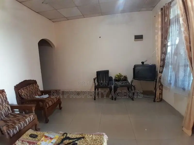 Single Story House for Sale in Wellampitiya