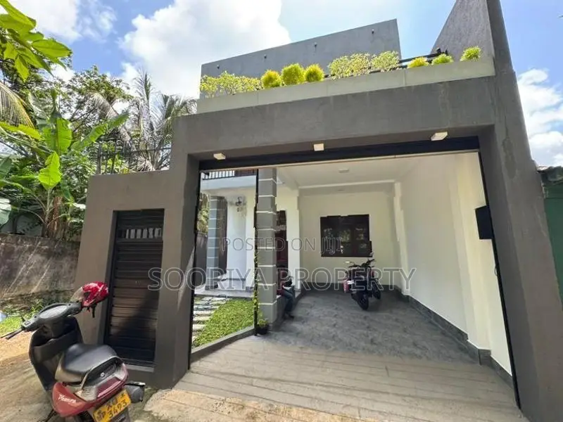 50M TO Colombo Road Brand New House for Sale in Piliyandala Town