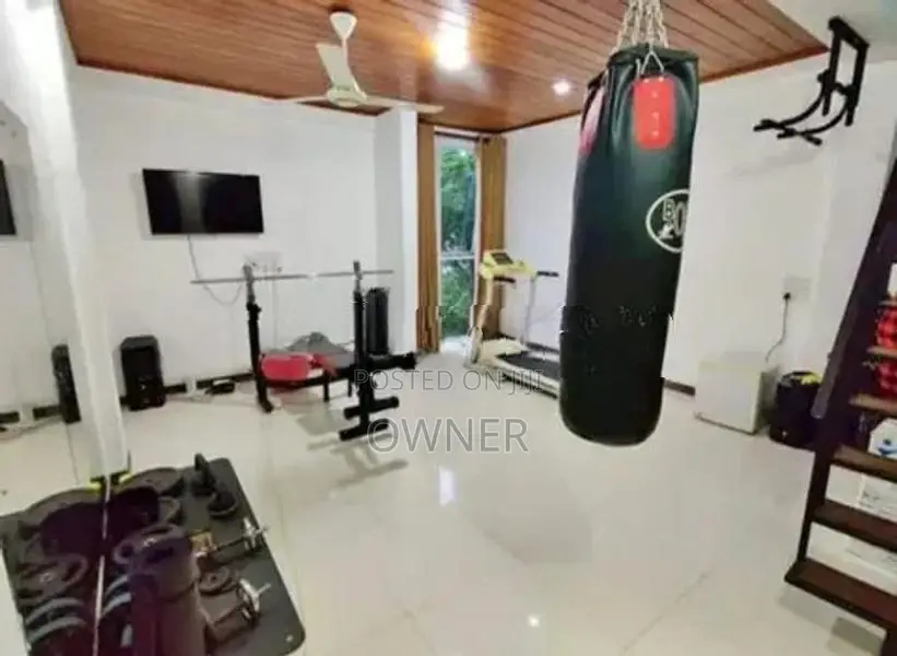 Fully Furnished Room for Rent in Battaramulla