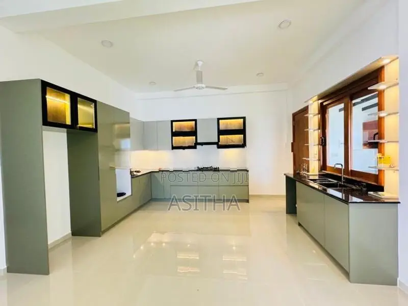 Brand New Luxury 3 Story House In Boralesgamuwa