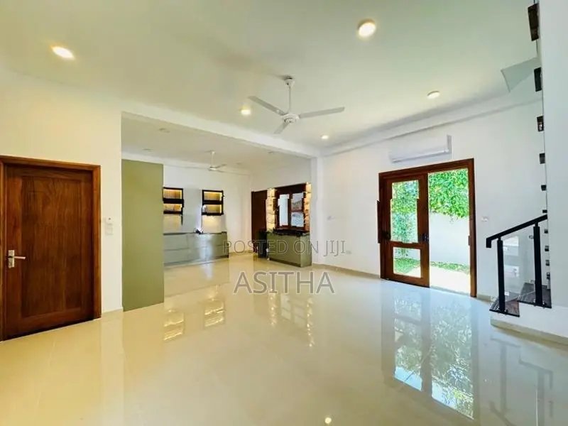 Brand New Luxury 3 Story House In Boralesgamuwa