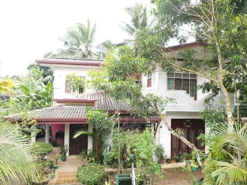 ‎කඩවත – කිරිල්ලවල අංගසම්පූර්ණ දෙමහල් නිවසක් සමඟ පර්චස් 12.5 ක ඉඩමක්