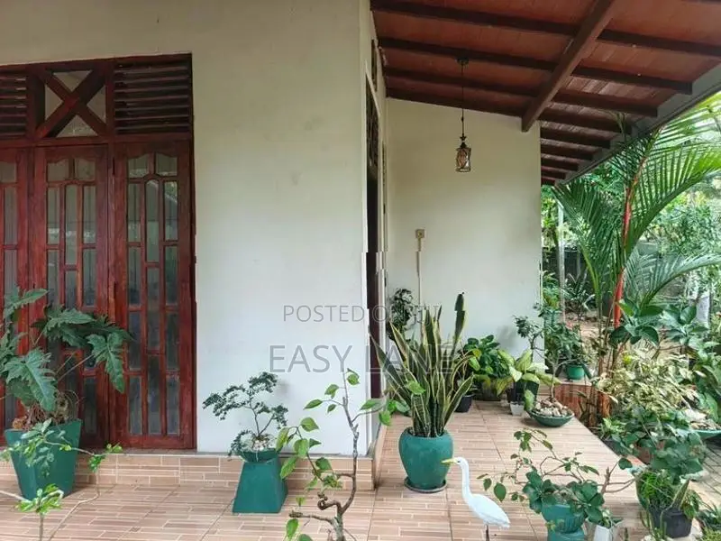‎කඩවත – කිරිල්ලවල අංගසම්පූර්ණ දෙමහල් නිවසක් සමඟ පර්චස් 12.5 ක ඉඩමක්