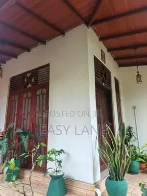 ‎කඩවත – කිරිල්ලවල අංගසම්පූර්ණ දෙමහල් නිවසක් සමඟ පර්චස් 12.5 ක ඉඩමක්