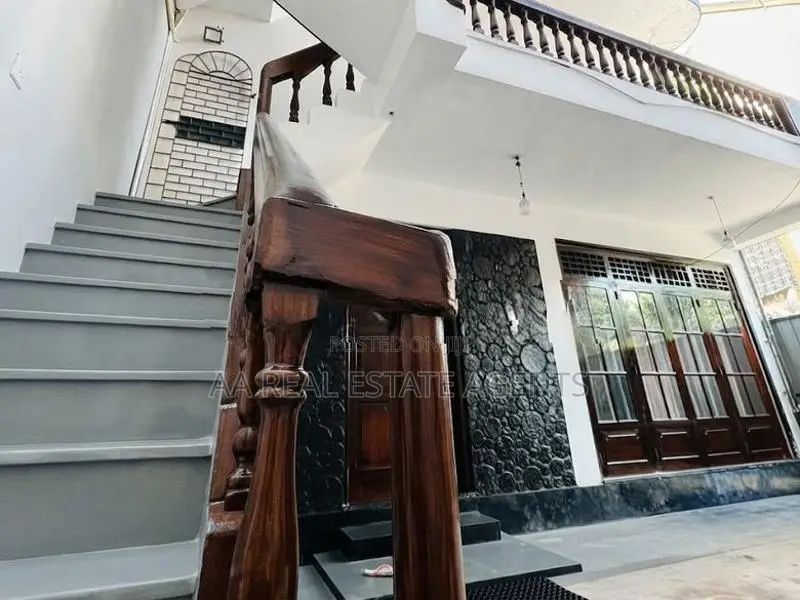 Three-Storey House for Sale in Colombo 09