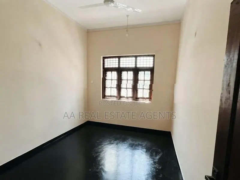 Three-Storey House for Sale in Colombo 09