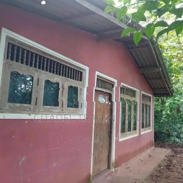 Old House With A Land For Sale In Gampola - CL929