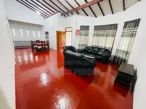 උඩුමහලේ නිවසක් කුලියට දීමට - බෝකුන්දර