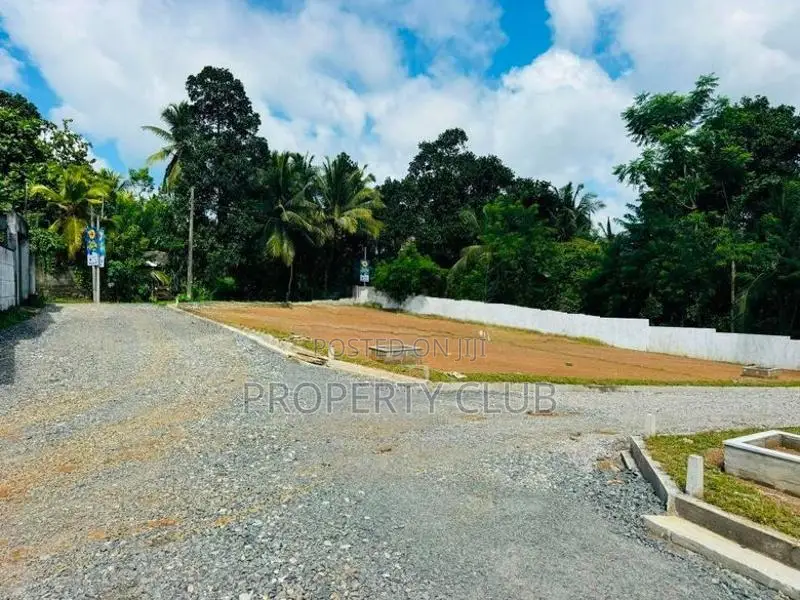 Land for sale in Kesbawa