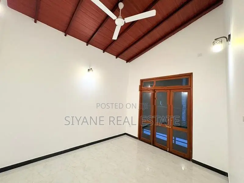 Brand New House Ragama, රාගමට ආසන්නව නවීන තනිමහල් නිවස විකිණීමට.