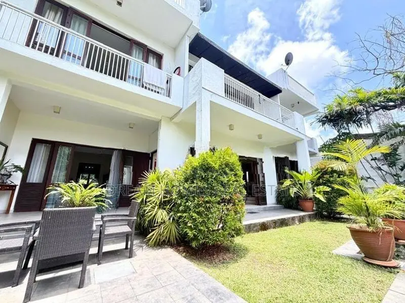 Architecturally Designed 6BR House – Ethul Kotte