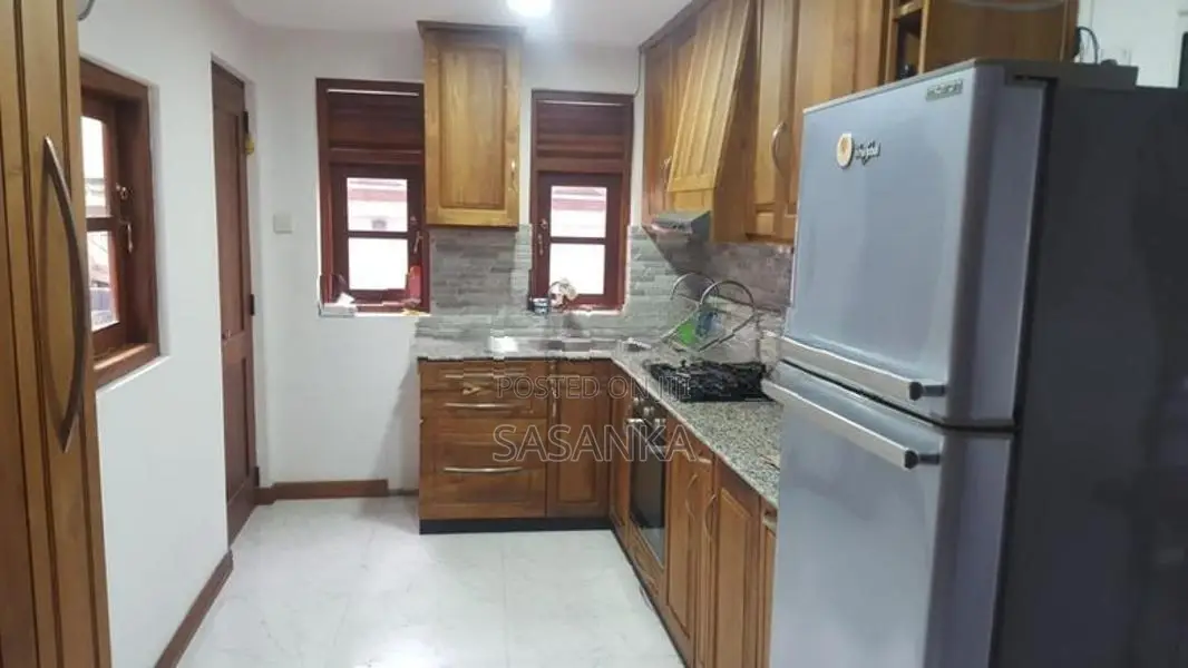KANDY NEAR ASGIRIYA TEMPLE SUPER LUXRY VILLA FOR SALE