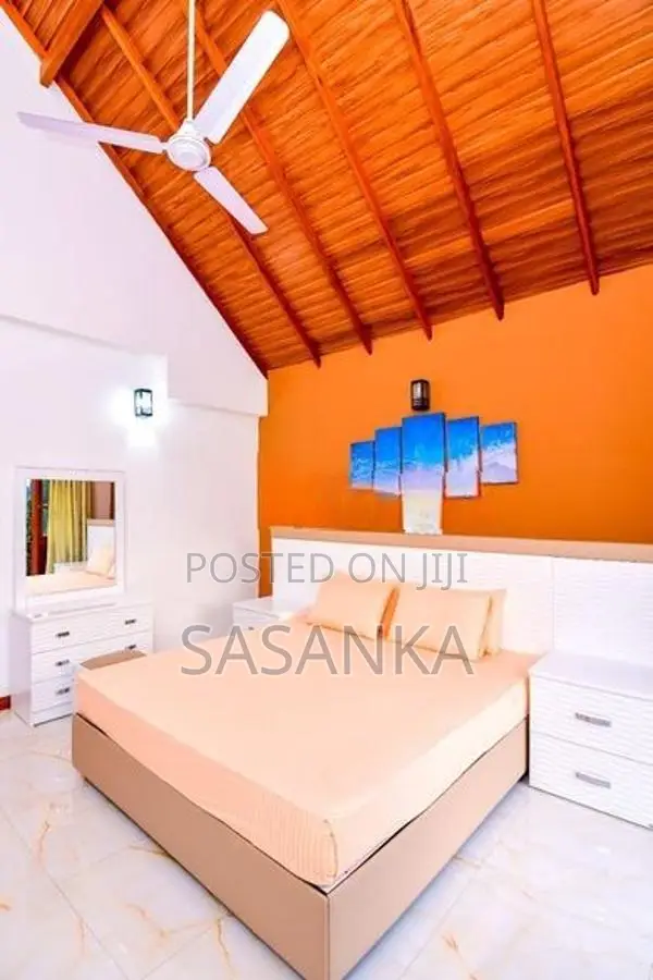 KANDY NEAR ASGIRIYA TEMPLE SUPER LUXRY VILLA FOR SALE