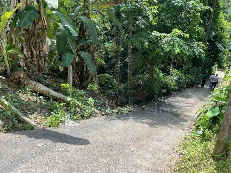 FLAT 40 PERCH LAND FOR SALE
