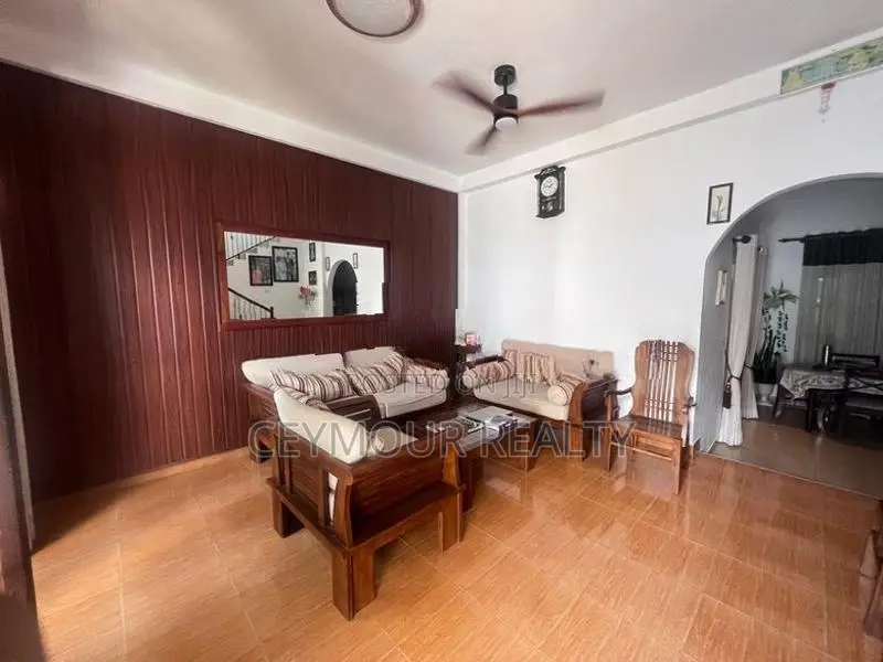 05 Bedroom House for Sale in Kottawa Kulasewana Road