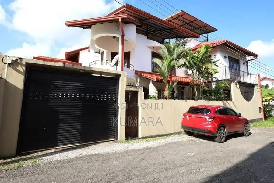 Gated community | House for sale in Piliyandala