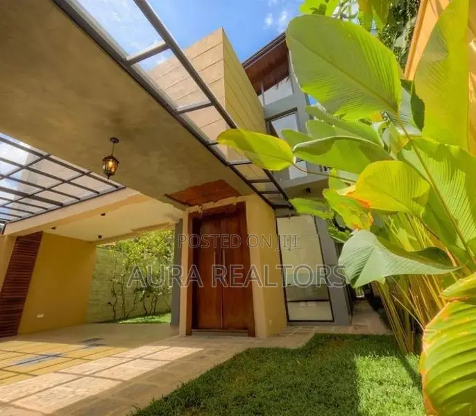 Brand New House for Sale on Lake Road Battaramulla (p-203)
