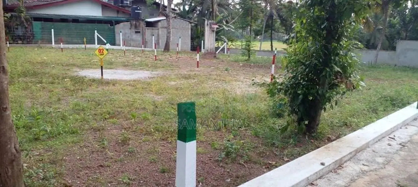 Battaramulla pelawatha 6.50 perch land for sale .