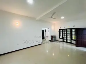 Near Keells Supermarket Thalawathugoda House for Sale