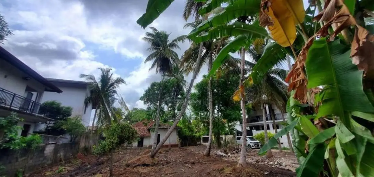 200m Main Road 12 Perch Land for Sale Ja-Ela