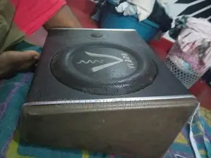 Vehicle Speaker Amp with Box Bluetooth