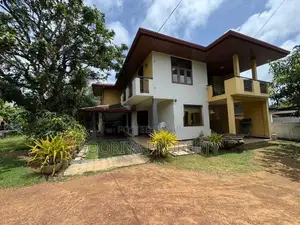 Near University House for Sale in Moratuwa Suwarapola