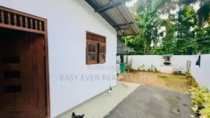 අතුරුගිරියට ආසන්නව වටිනා නිවසක් මුදල් අවශ්‍යතාවයක් මත විකිණීමට