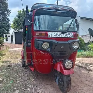 Bajaj RE 2015
