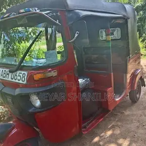 Bajaj RE 2015