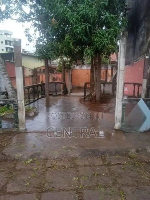 Prime Land with Two-Story Hotel for Sale – Mount Lavinia (C7-7888)