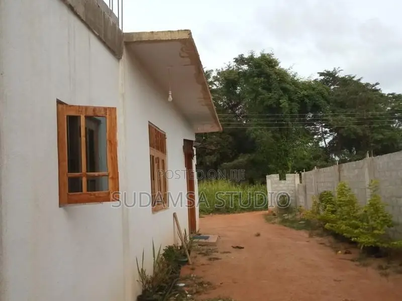 Land with House for Sale - Wariyapola