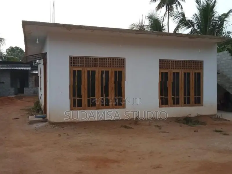 Land with House for Sale - Wariyapola