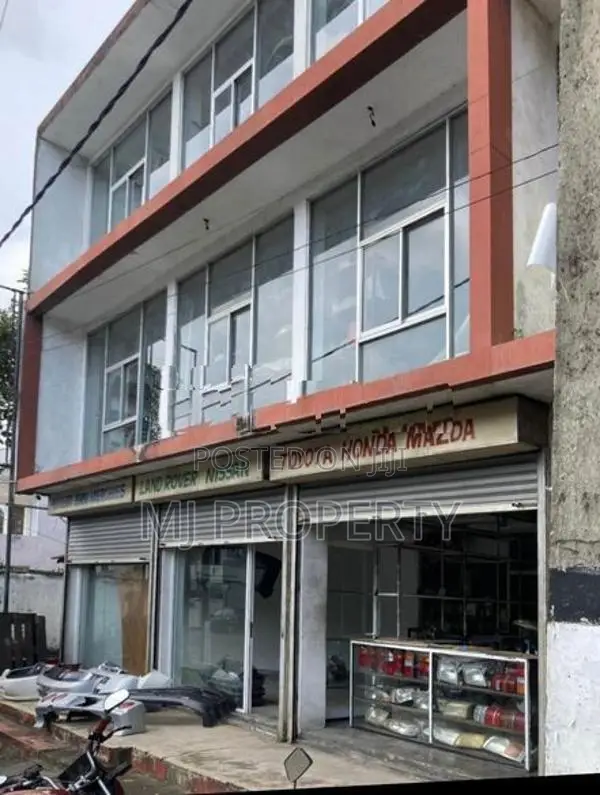 ( TC-1270) Valuable Commercial Building For Sale in Dehiwala