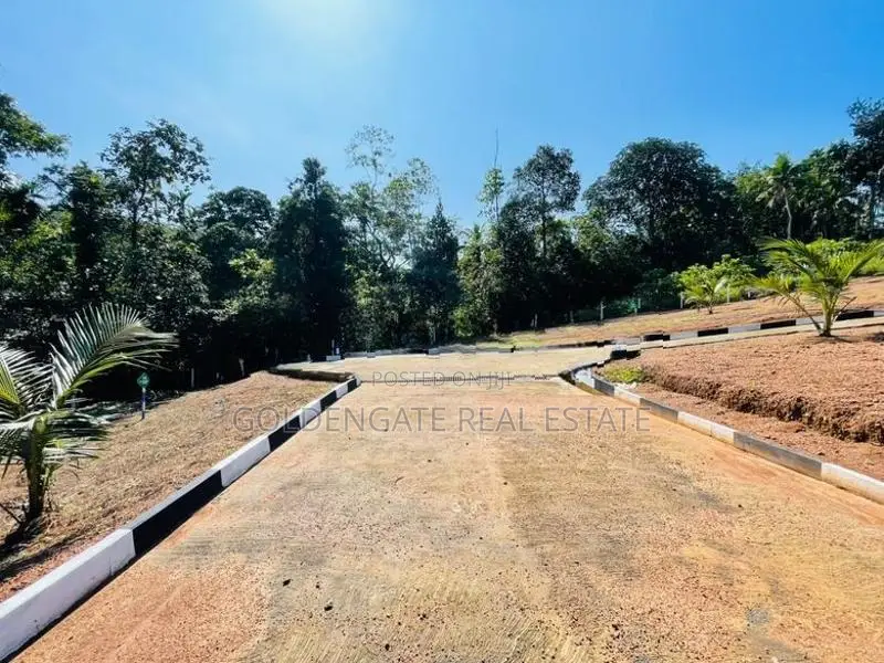 Kalagedihena Land Sale