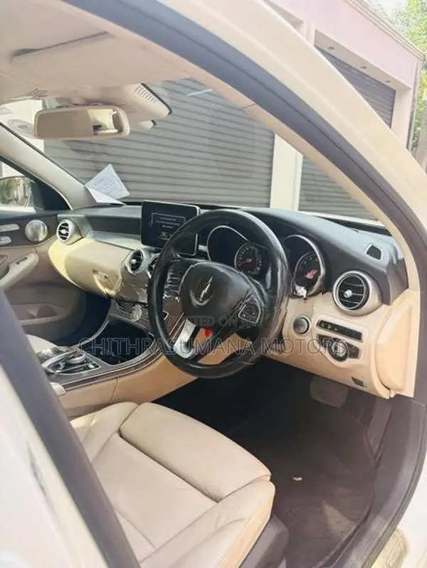 Mercedes Benz C350 E Premium Plus 2016