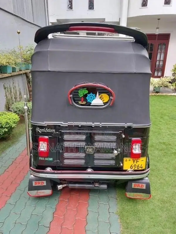 Bajaj RE 2010