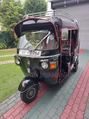 Bajaj RE 2010