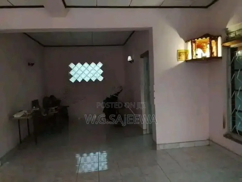 100perch land with house for sale Veyangoda